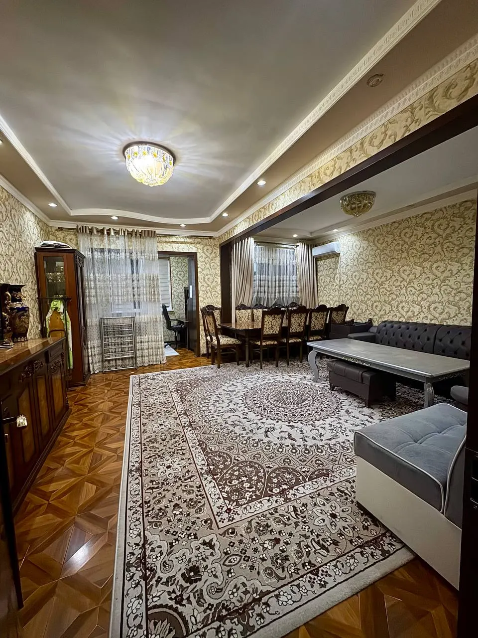 Продаётся 4-комнатная квартира, 90 м², 3/5 этаж — Мирабадский район