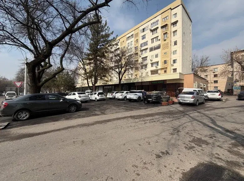Sotiladi tijorat binosi, 695 m² — Olmazor tumani