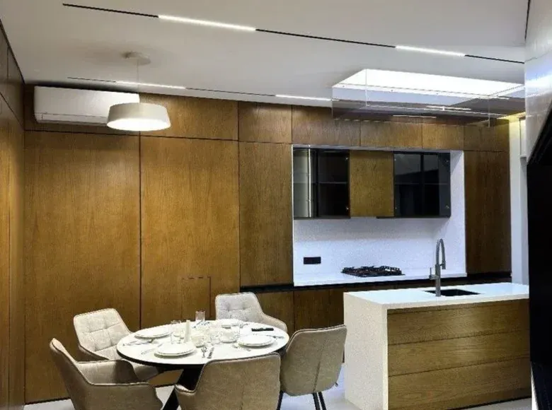 Sotiladi 3 xonali kvartira, 106 m², 14/16 qavat — Yakkasaroy tumani