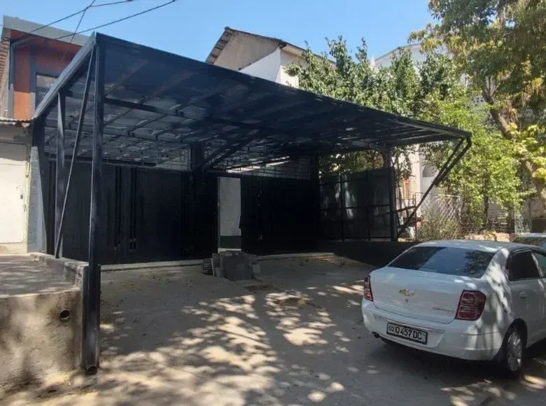 Sotiladi 4 xonali hovli uy, 1 sotix, 100 m² — Toshkent shahri