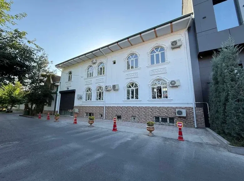 Сотилади тижорат биноси, 400 м², 2/2 қават — Яккасарой тумани