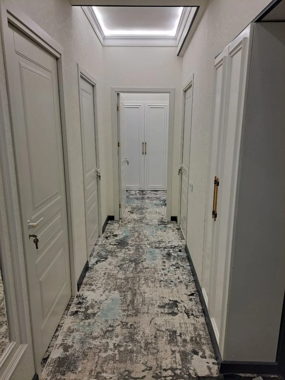 Sotiladi 3 xonali kvartira, 82 m², 3/7 qavat — Chirchiq shahri