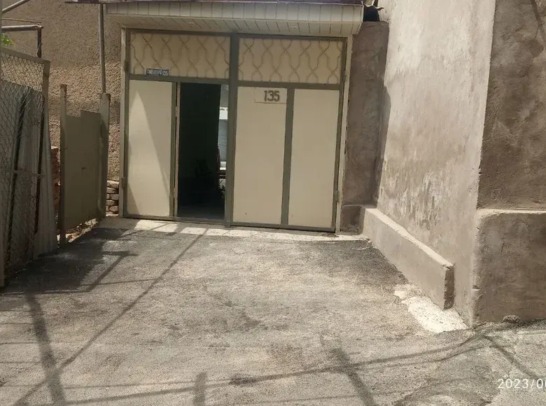 Sotiladi 5 xonali hovli uy, 3.7 sotix, 582 m² — Sergeli tumani