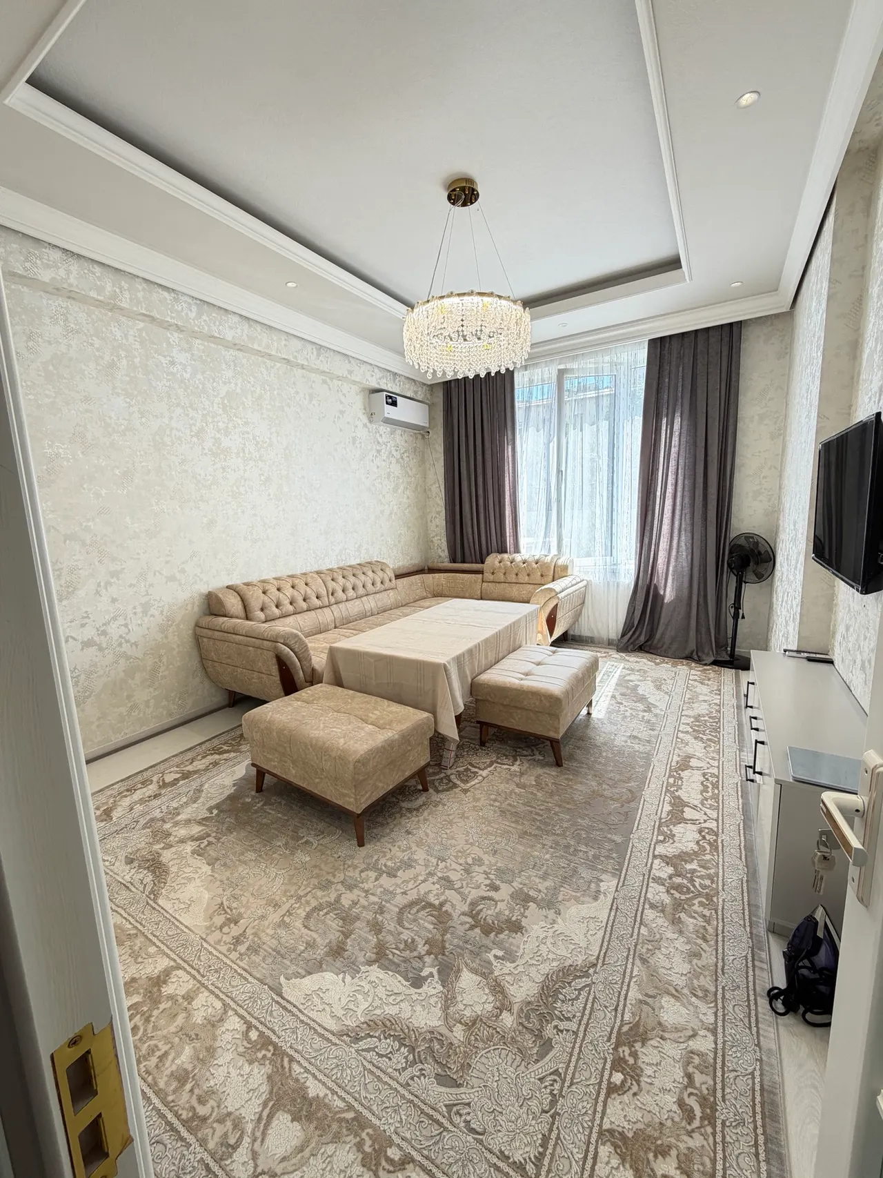 Продаётся 3-комнатная квартира, 90 м², 1/7 этаж — Шайхантахурский район