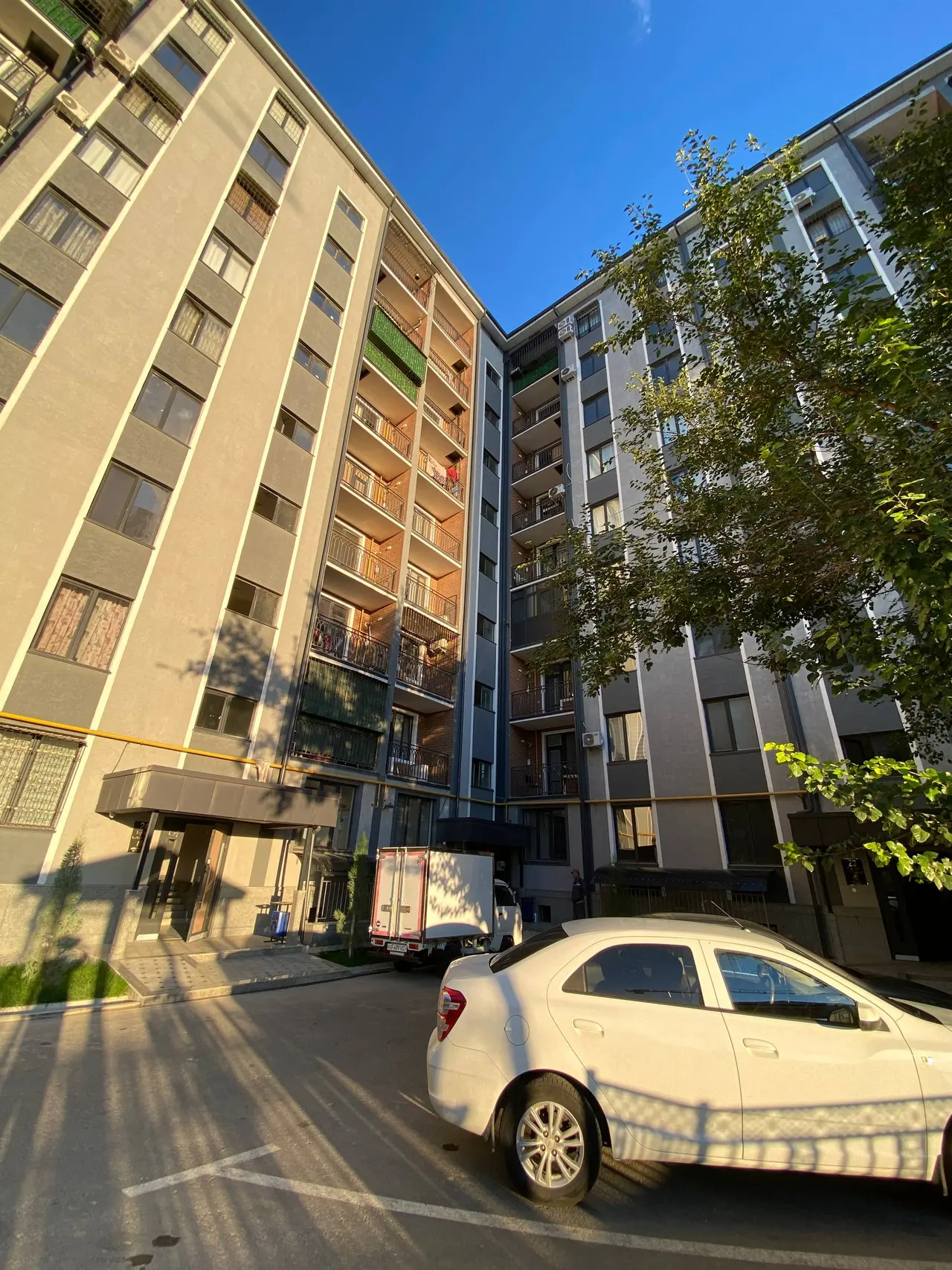 Сотилади 1 хонали квартира, 53,8 м², 2/9 қават — Янгиҳаёт тумани