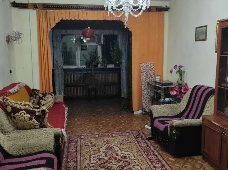 Сотилади 3 хонали квартира, 3/4 қават — Томди тумани