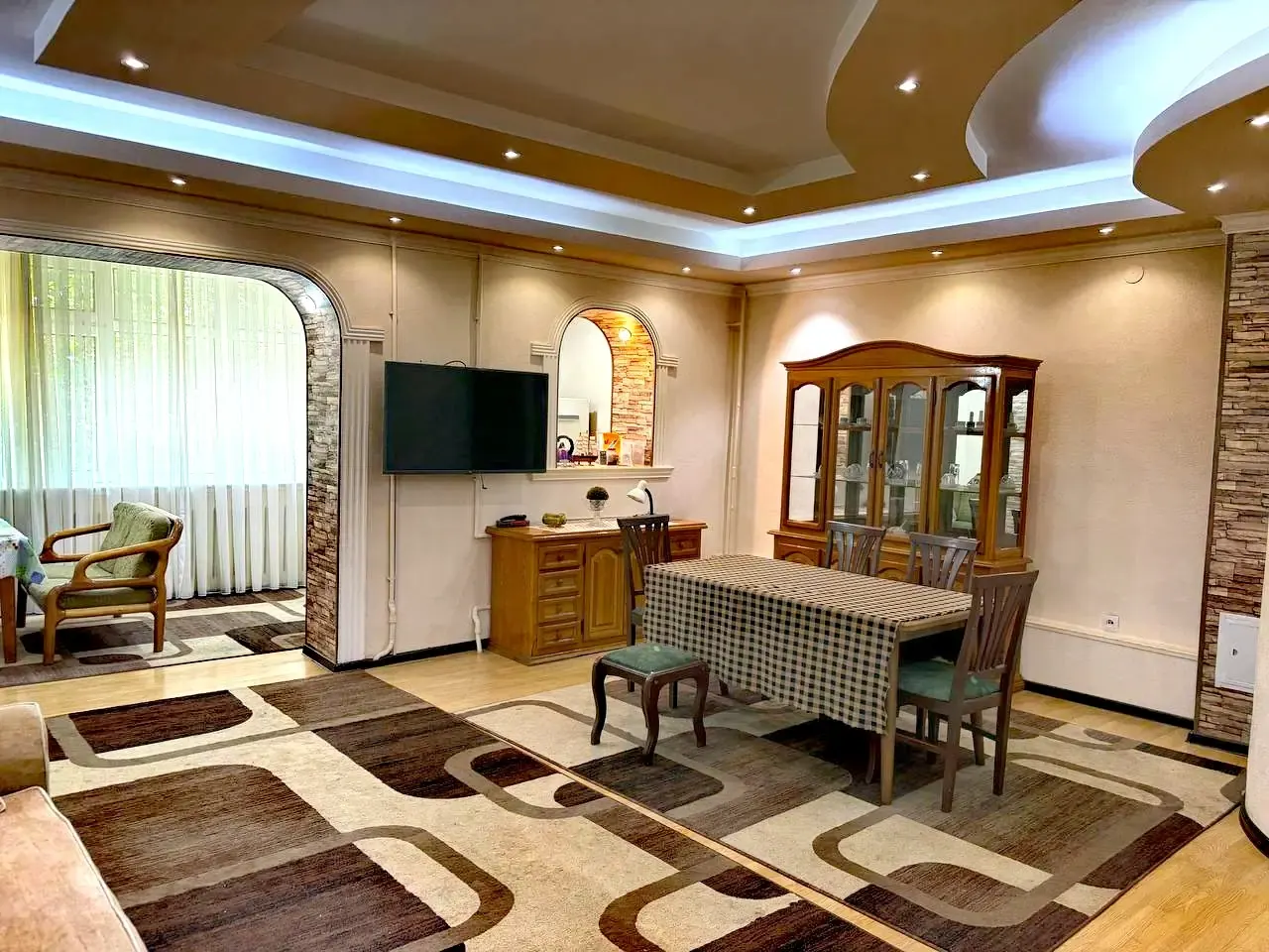Ижарага берилади 2 хонали квартира, 92 м², 2/7 қават — Яккасарой тумани