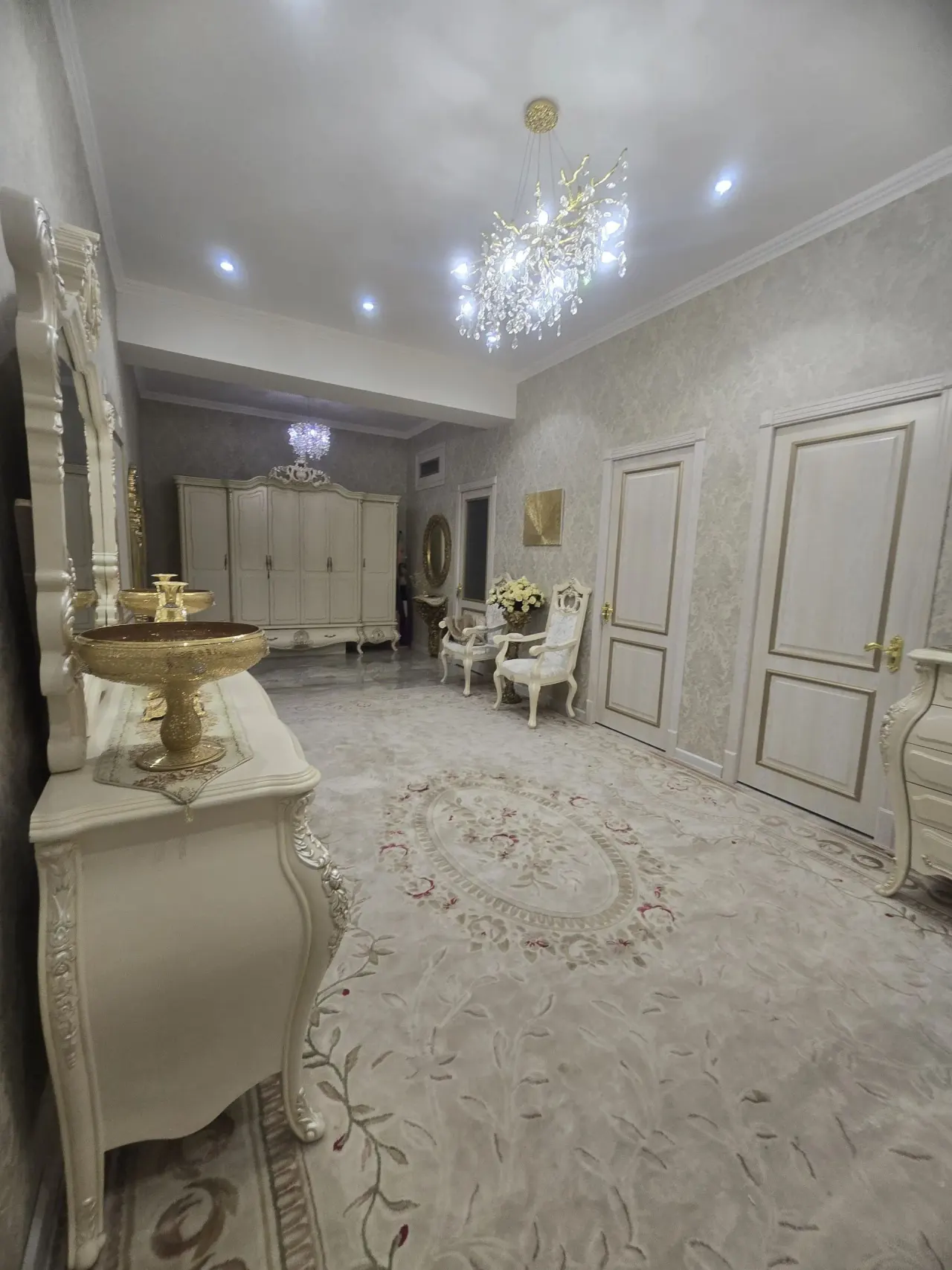 Sotiladi 3 xonali kvartira, 70 m², 8/8 qavat — Yunusobod tumani