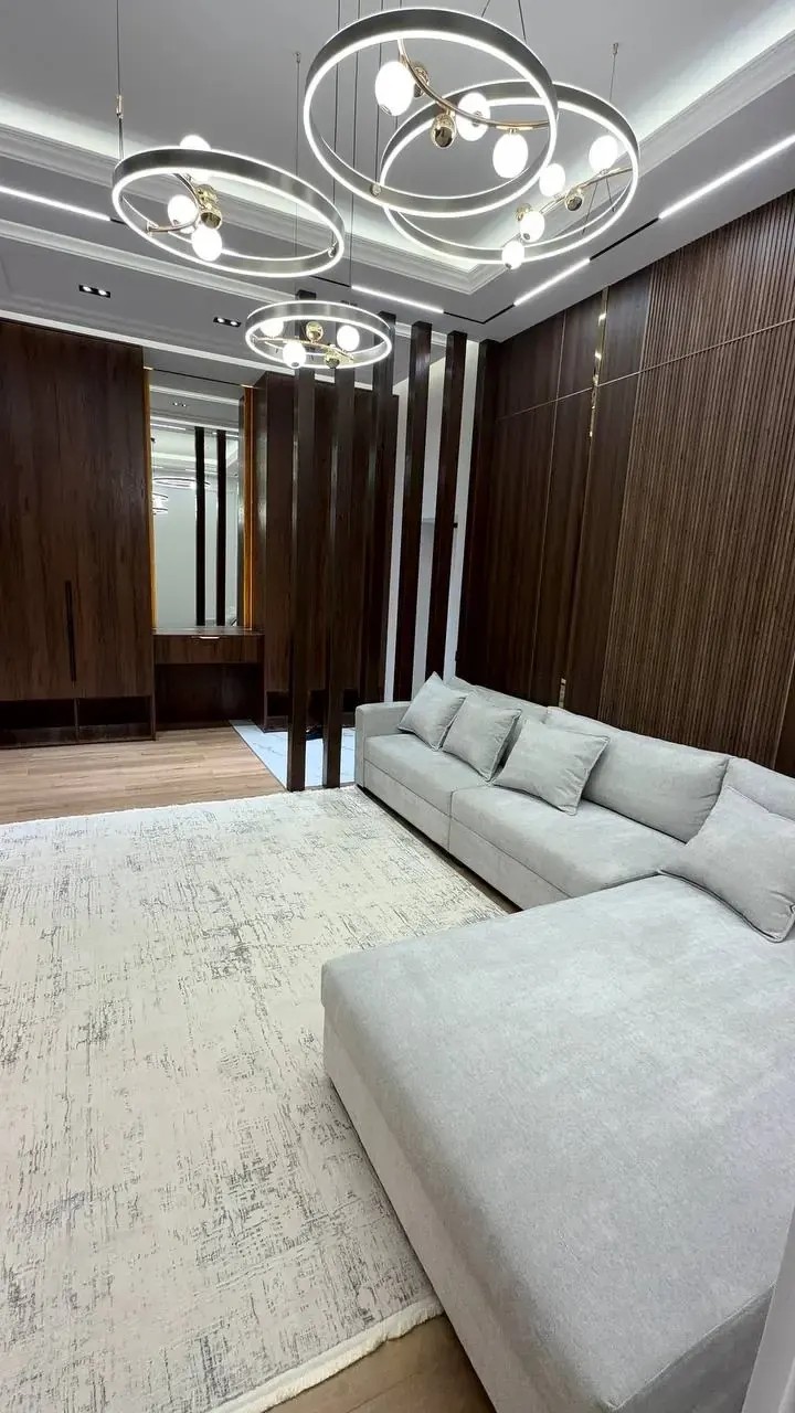 Sotiladi 3 xonali kvartira, 84 m², 1/8 qavat — Mirzo Ulugʻbek tumani