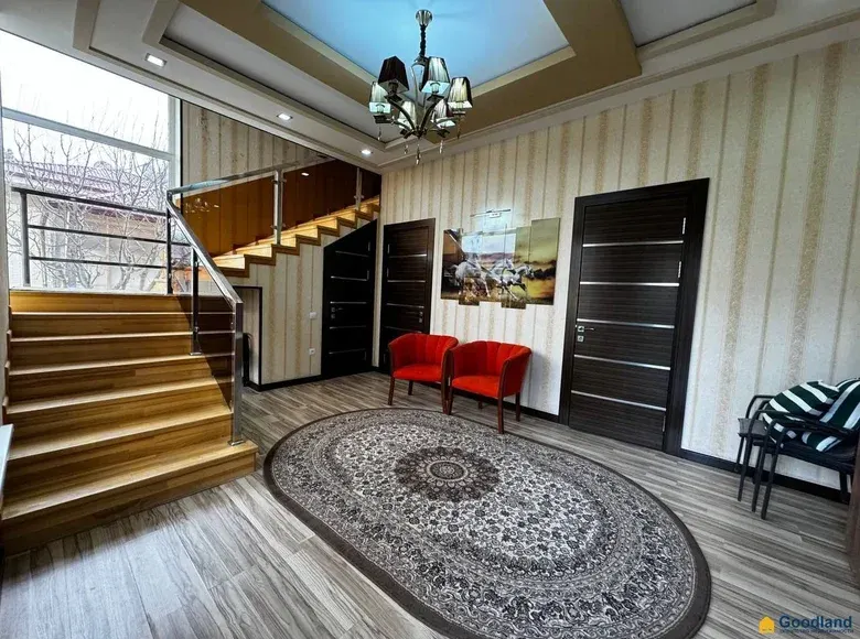 Сотилади ҳовли уй, 0.1 сотих, 1200 м², 1/3 қават