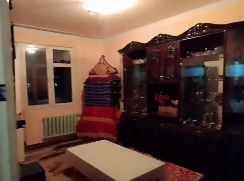 Sotiladi 2 xonali kvartira, 42 m², 2/4 qavat — Mirzo Ulugʻbek tumani