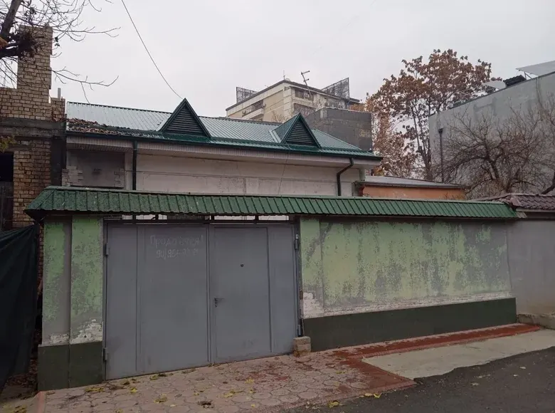 Sotiladi 4 xonali hovli uy, 2.5 sotix, 150 m² — Mirobod tumani