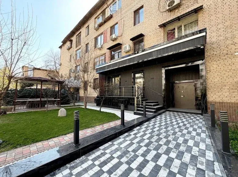 Сотилади тижорат биноси, 100 м² — Мирзо Улуғбек тумани