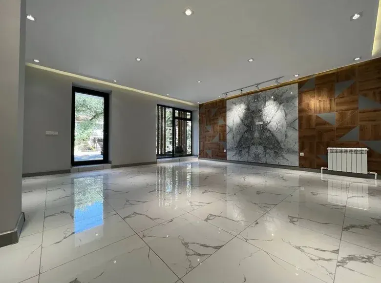 Сотилади тижорат биноси, 100 м² — Мирзо Улуғбек тумани