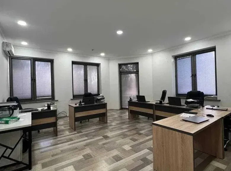Sotiladi tijorat binosi, 540 m², 4/4 qavat — Mirzo Ulugʻbek tumani