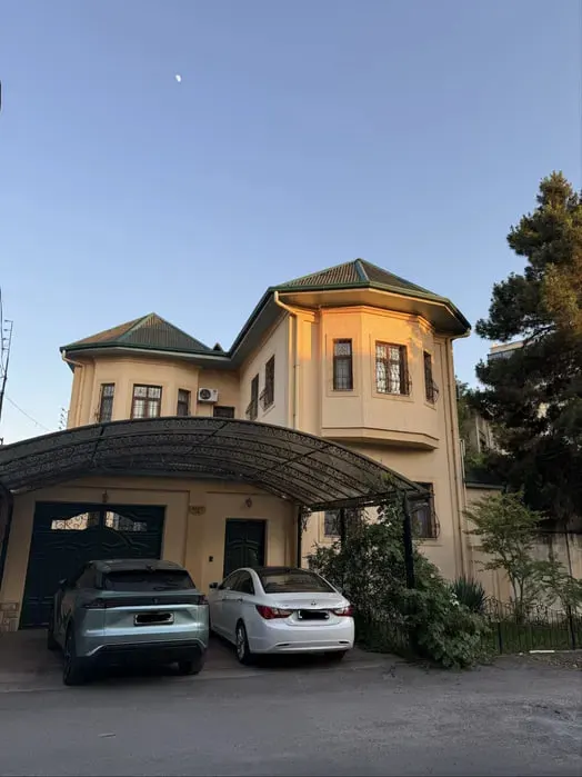 Ижарага берилади 6 хонали ҳовли уй, 6 сотих, 400 м² — Миробод тумани