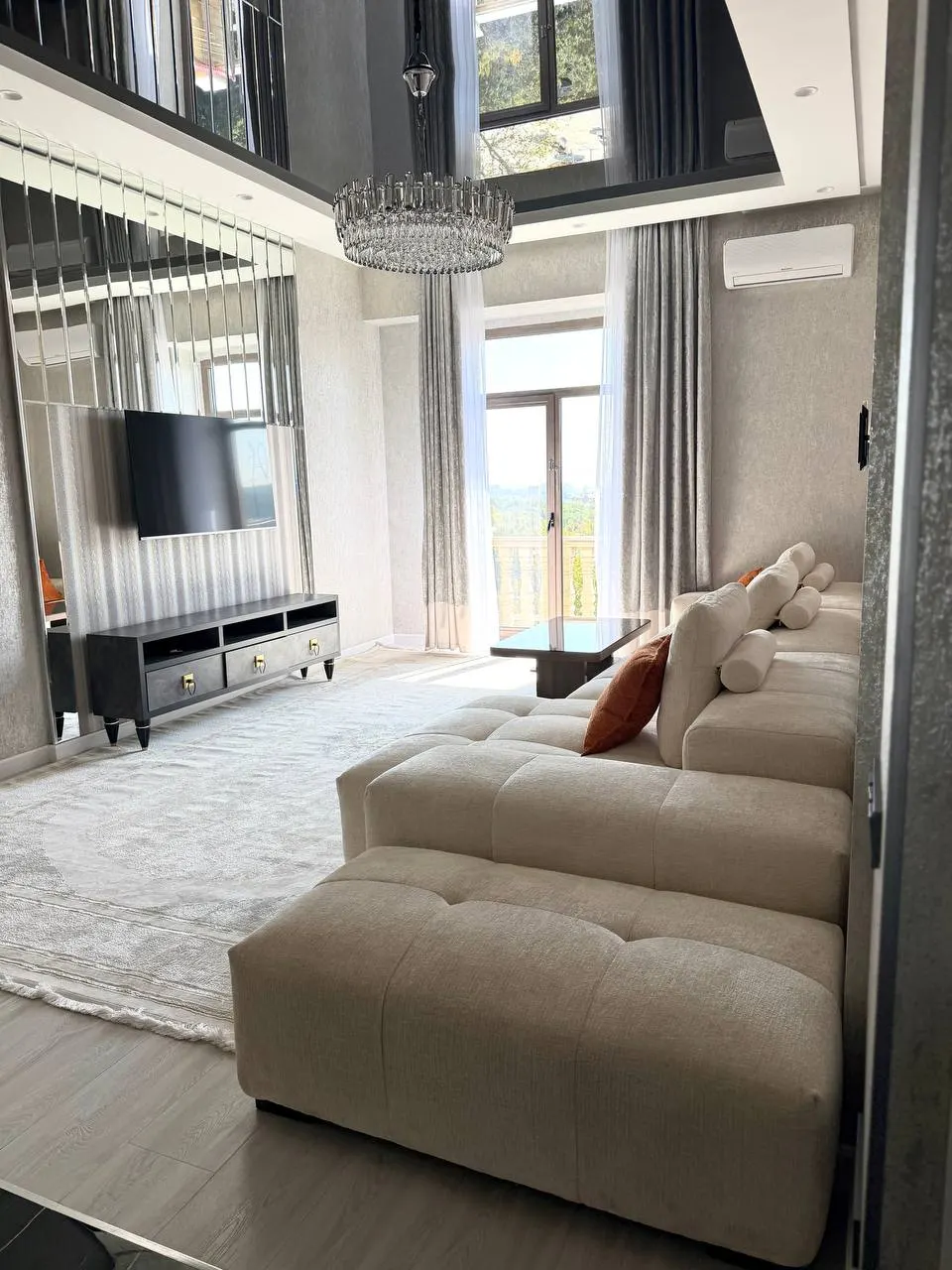 Сотилади 3 хонали квартира, 100 м², 8/9 қават — Мирзо Улуғбек тумани