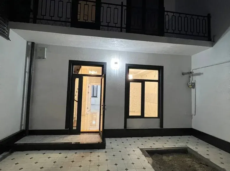 Sotiladi 5 xonali hovli uy, 20 sotix, 115 m², 2/2 qavat — Yashnobod tumani