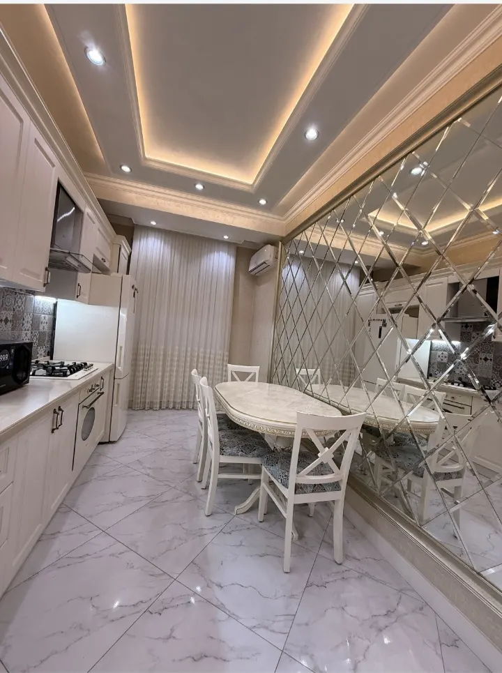 Сдаётся 4-комнатная квартира, 100 м², 3/8 этаж — Яккасарайский район