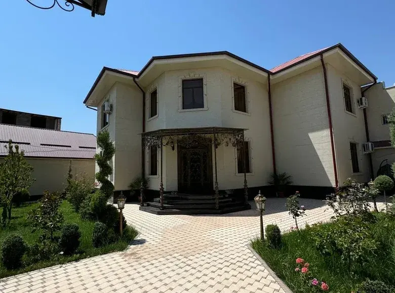 Sotiladi 6 xonali hovli uy, 5 sotix, 500 m² — Mirzo Ulugʻbek tumani
