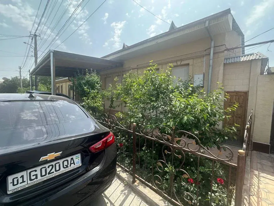 Сотилади 8 хонали ҳовли уй, 3.7 сотих, 370 м², 2/2 қават — Миробод тумани