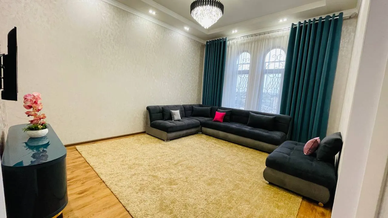 Ijaraga beriladi 3 xonali kvartira, 100 m², 8/8 qavat — Shayxontohur tumani