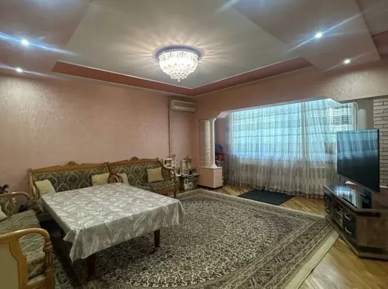 Продаётся 4-комнатная квартира, 84 м², 2/4 этаж — Мирабадский район