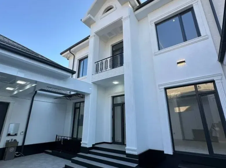 Sotiladi hovli uy, 300 m² — Yunusobod tumani