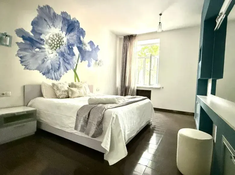 Сдаётся 3-комнатная квартира, 116 м², 2/4 этаж — Шайхантахурский район