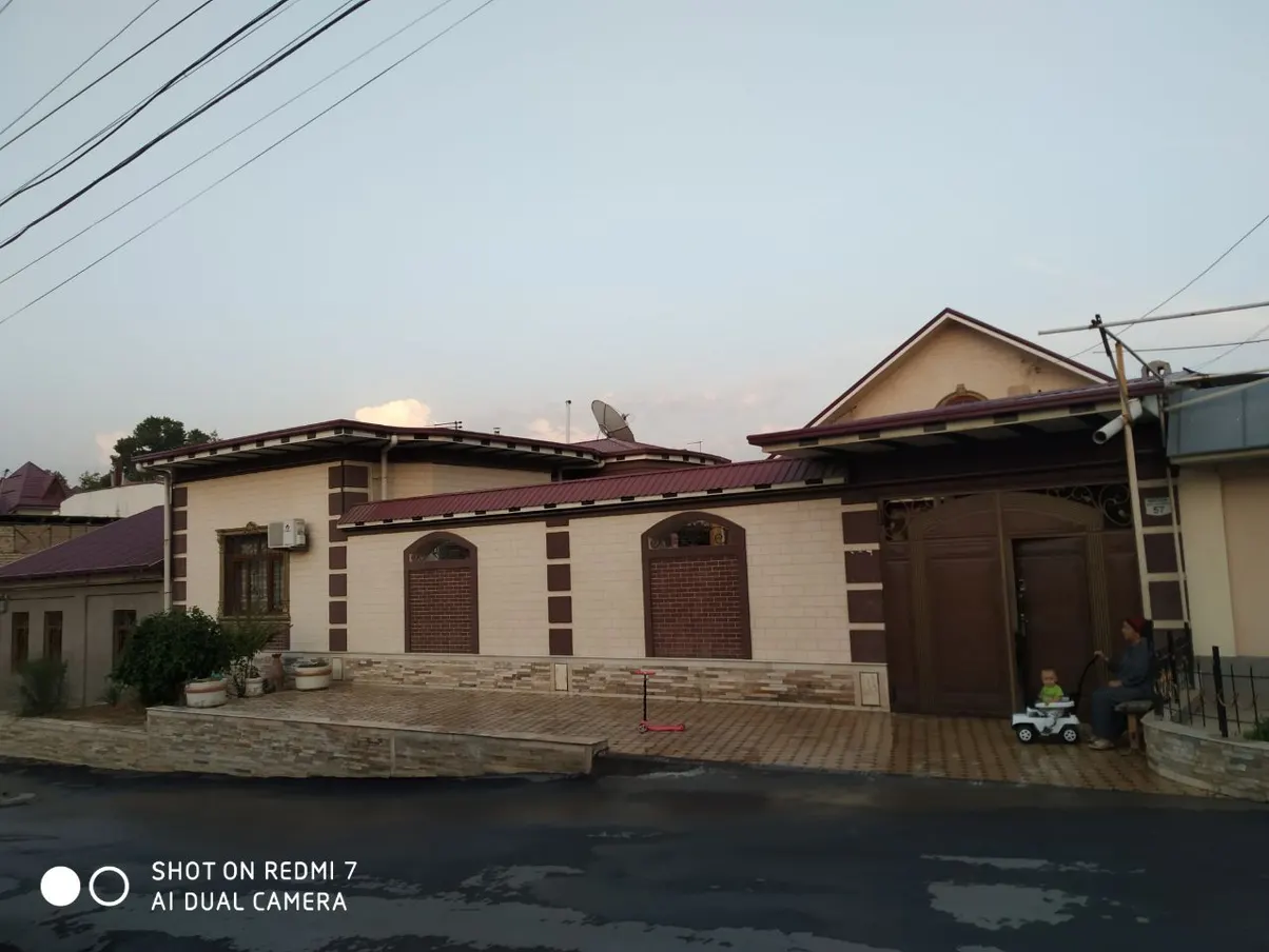 Sotiladi 6 xonali hovli uy, 4.6 sotix, 200 m² — Chilonzor tumani