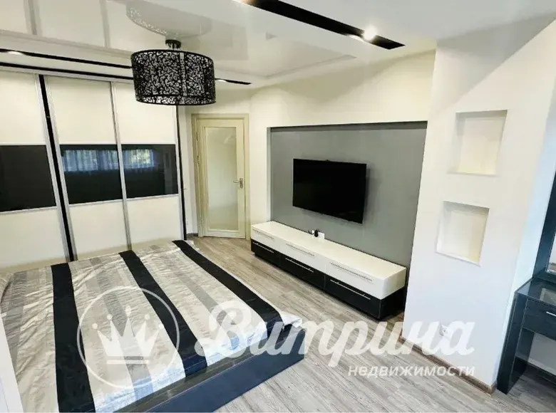 Sotiladi 3 xonali kvartira, 70 m², 3/7 qavat — Yakkasaroy tumani
