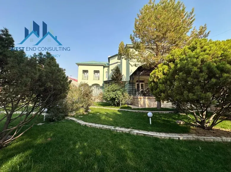 Ijaraga beriladi 8 xonali kvartira, 1000 m² — Yakkasaroy tumani