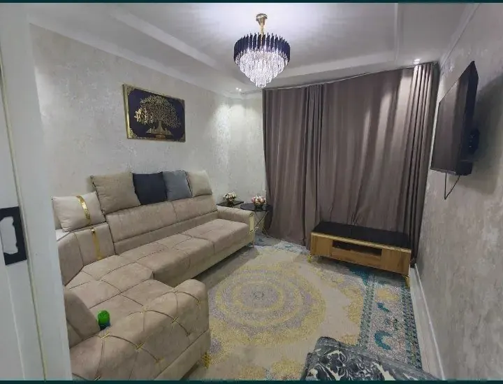 Продаётся 1-комнатная квартира, 45 м², 3/5 этаж — Юнусабадский район