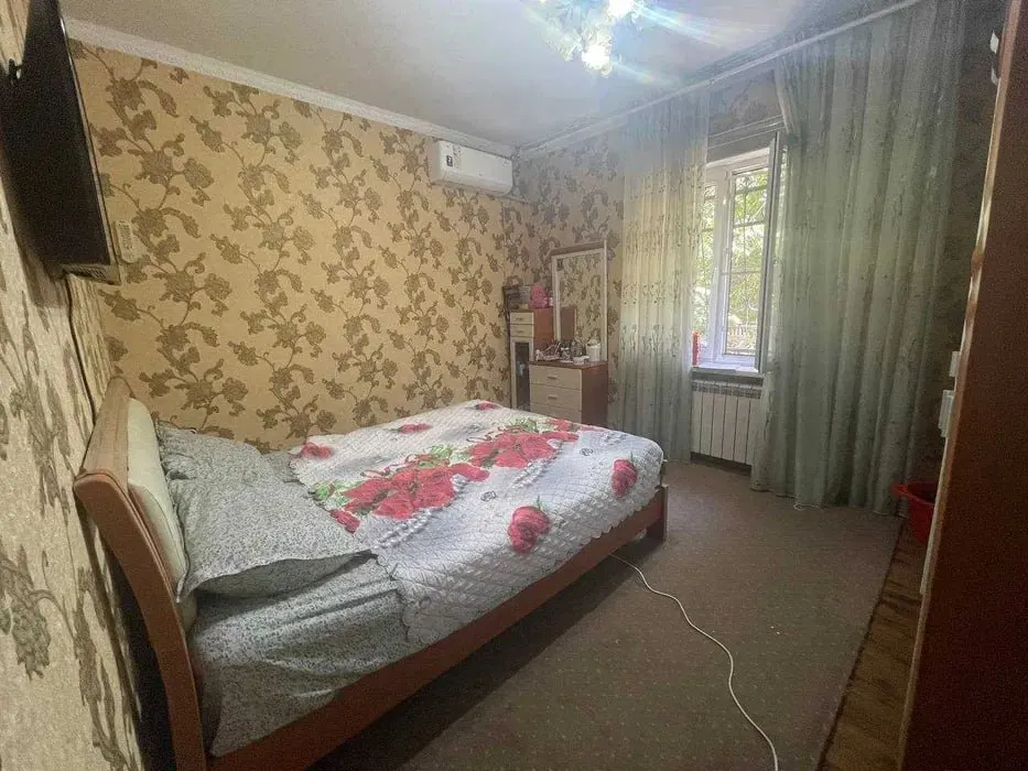 Sotiladi 4 xonali kvartira, 100 m², 1/9 qavat — Mirobod tumani