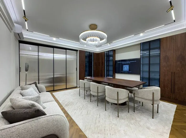 Сотилади 4 хонали квартира, 160 м², 3/7 қават — Яккасарой тумани