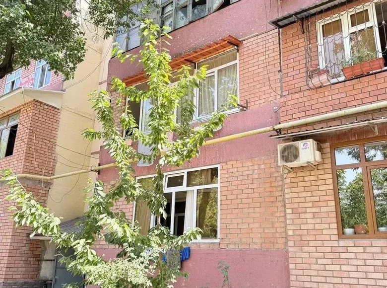 Продаётся 2-комнатная квартира, 50 м², 3/4 этаж — Юнусабадский район