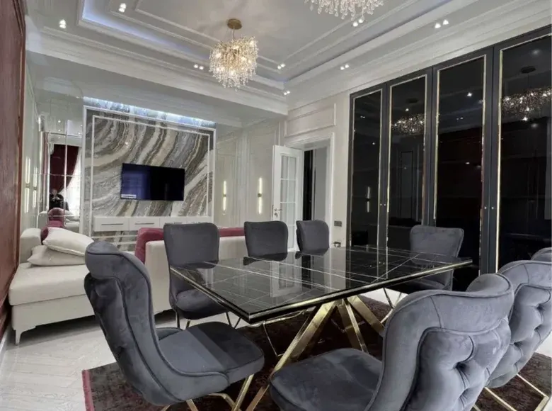 Сдаётся 4-комнатная квартира, 135 м², 9/9 этаж — Чиланзарский район
