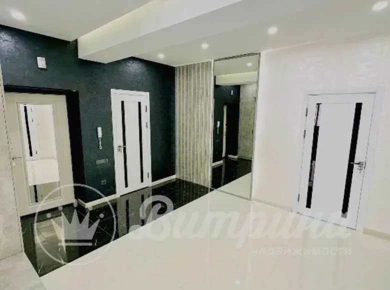 Sotiladi 3 xonali kvartira, 135 m², 3/7 qavat — Yashnobod tumani