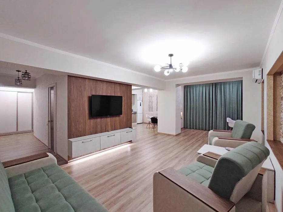 Ижарага берилади 2 хонали квартира, 85 м², 7/7 қават — Яккасарой тумани