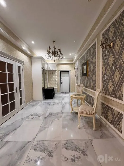 Сотилади 4 хонали квартира, 125 м², 6/8 қават — Мирзо Улуғбек тумани