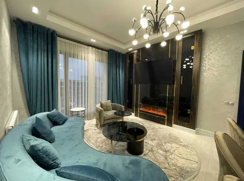 Сдаётся 3-комнатная квартира, 100 м², 8/8 этаж — Шайхантахурский район