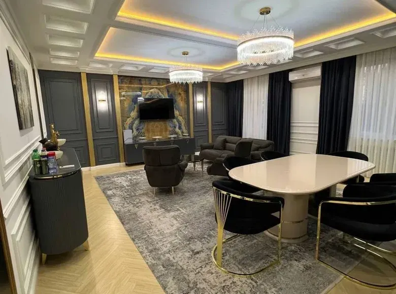 Сдаётся 5-комнатная квартира, 250 м², 4/9 этаж — Яккасарайский район