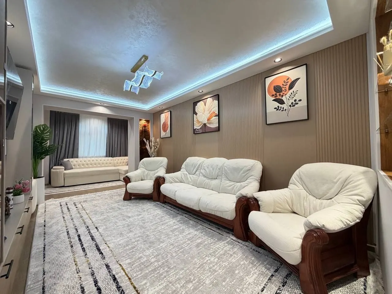 Продаётся 3-комнатная квартира, 68 м², 3/4 этаж — Чиланзарский район