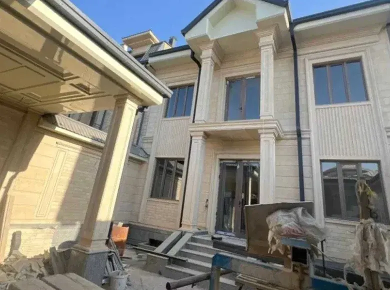 Продаётся 9-комнатный дом, 2,7 сот., 530 м², 2 этажа — Алмазарский район
