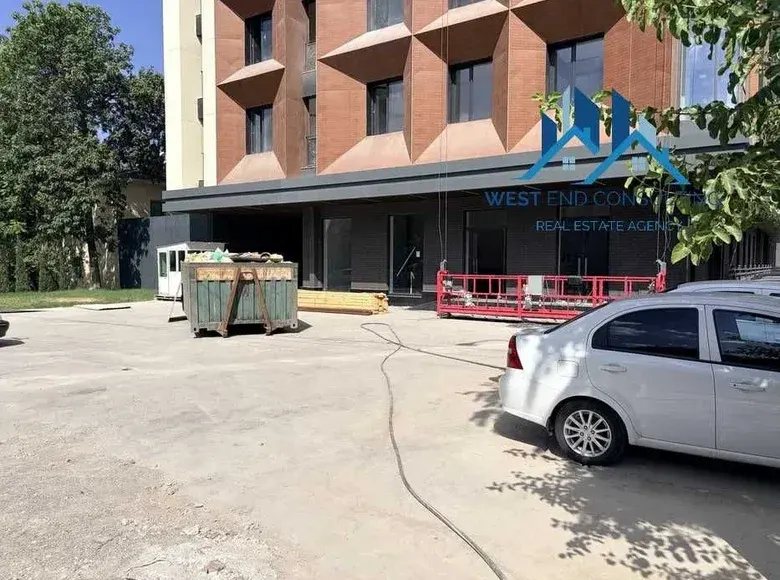 Сдаётся коммерческое помещение, 600 м², 1/10 этаж — Мирабадский район