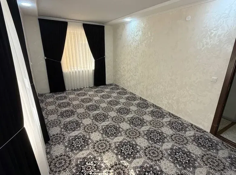 Продаётся 1-комнатная квартира, 32 м², 3/4 этаж — Самарканд