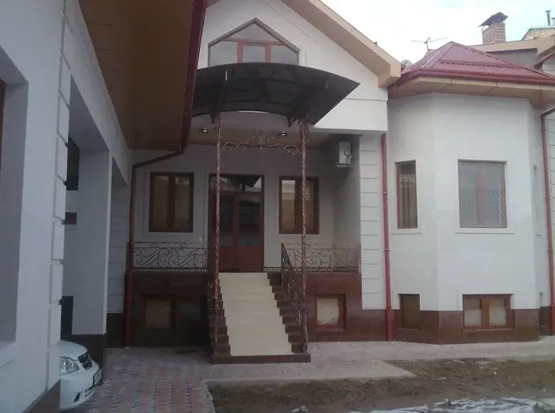 Сотилади 6 хонали ҳовли уй, 6.6 сотих, 285 м² — Юнусобод тумани