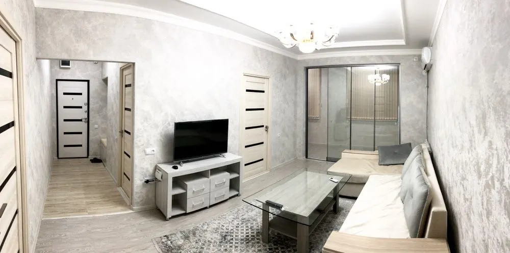 Сдаётся 3-комнатная квартира, 56 м², 1/4 этаж — Учтепинский район