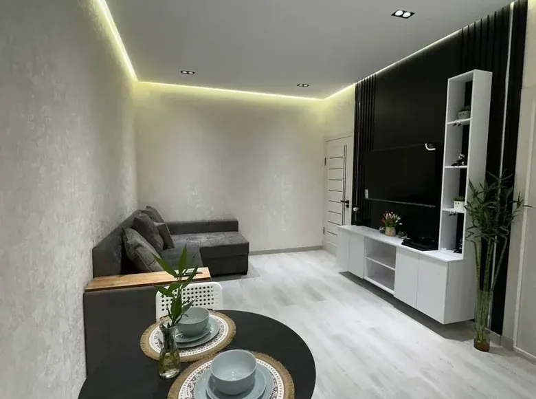 Продаётся 3-комнатная квартира, 50 м², 1/4 этаж — Чиланзарский район