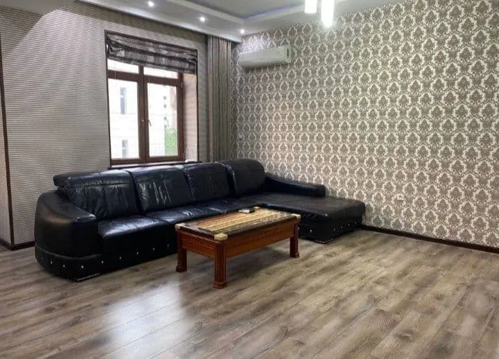 Ижарага берилади 2 хонали квартира, 90 м², 2/7 қават — Миробод тумани